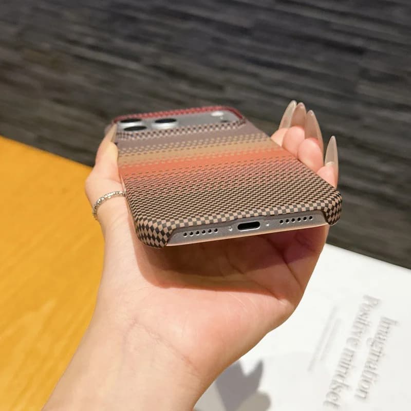 Kevlar Carbon Fiber Case for iPhone 17 – MagSafe Ultra-Thin 4